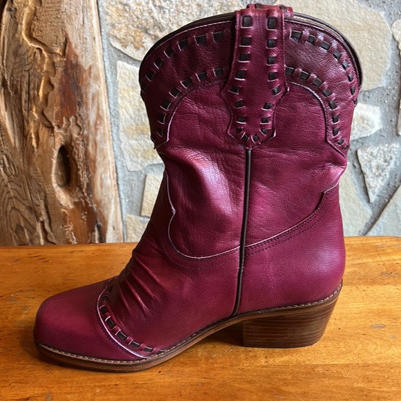 Tulle and Batiste Jamilla Boots in Maroon 🫶 - Picture 10 of 12